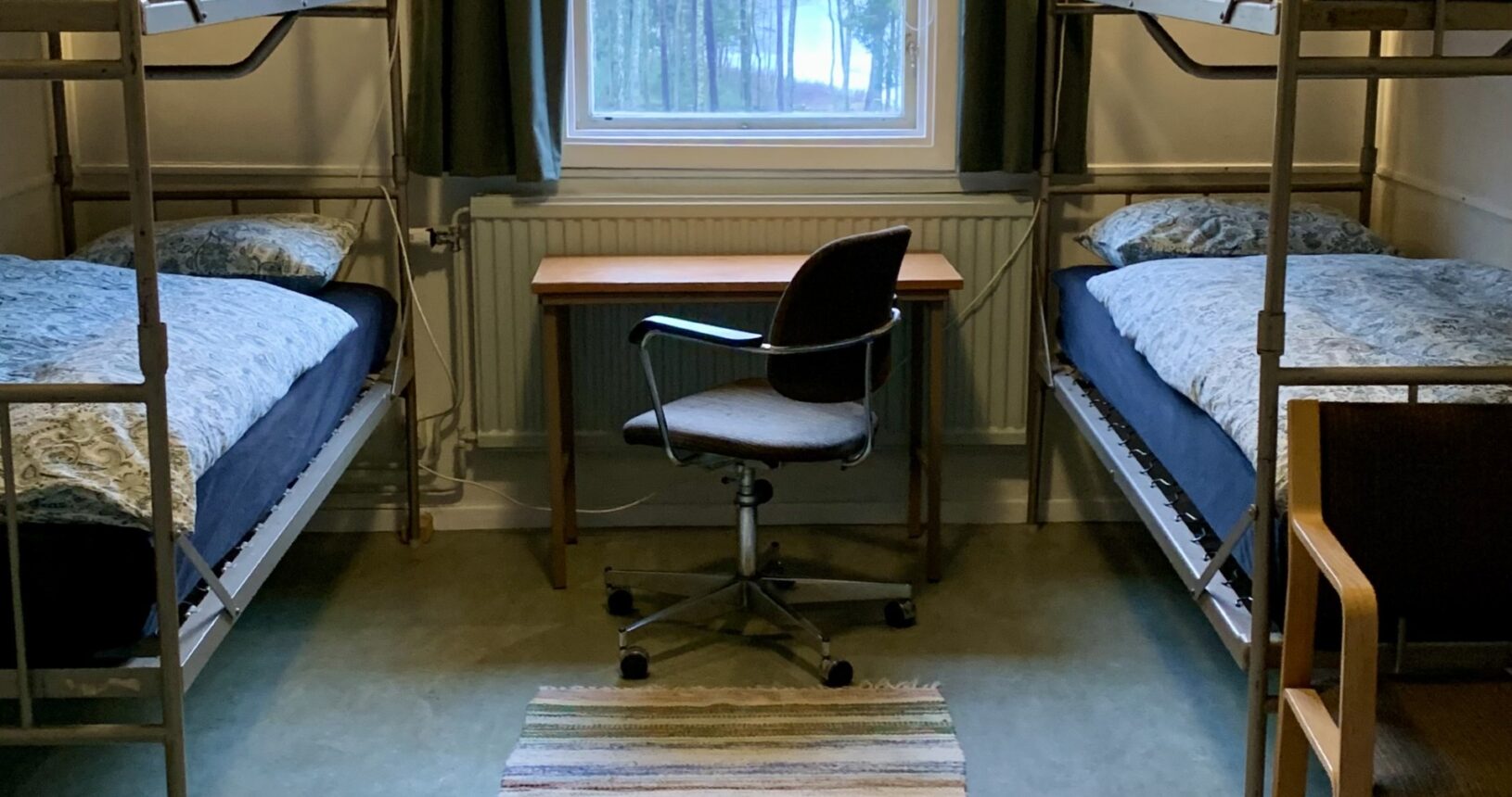 Kamer Algen mit Bettwasche